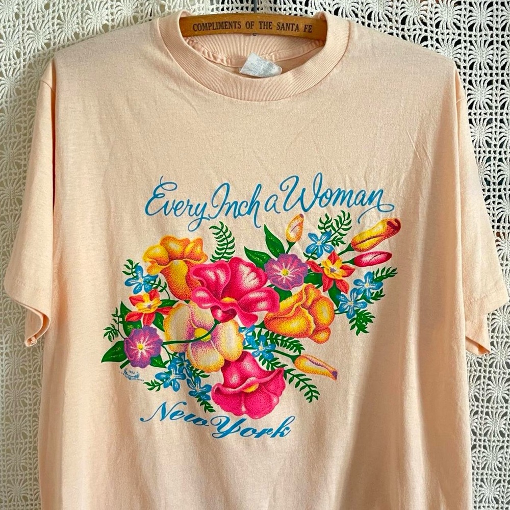 90s Vintage Every Inch A Woman Floral New York Novelty T-Shirt Size XL